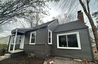 Building Photo - 5095 Glenside Dr