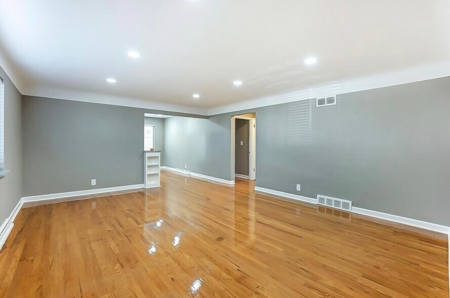 Building Photo - 4936 Kelsch Ln