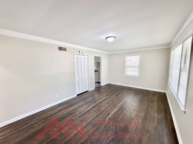 Building Photo - 3284 Parham St