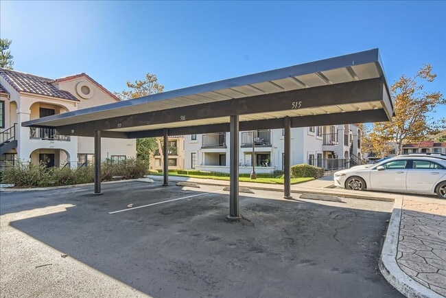 Building Photo - Spacious 1-Bedroom Condo with Modern Comfo...