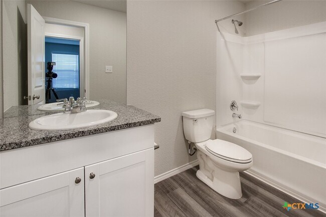 Building Photo - 1915 Chiffchaff