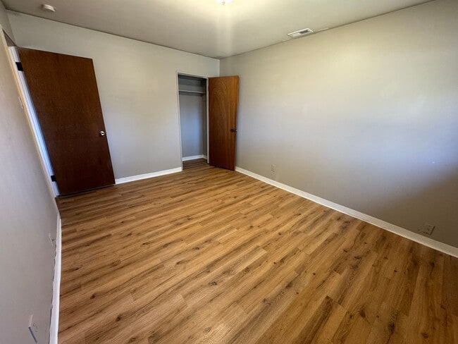 Building Photo - Seller Willing to Finance