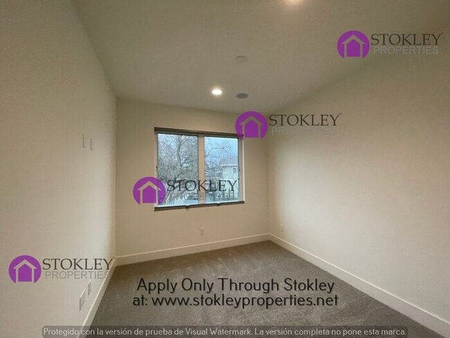 Building Photo - 3184 Manor Ave