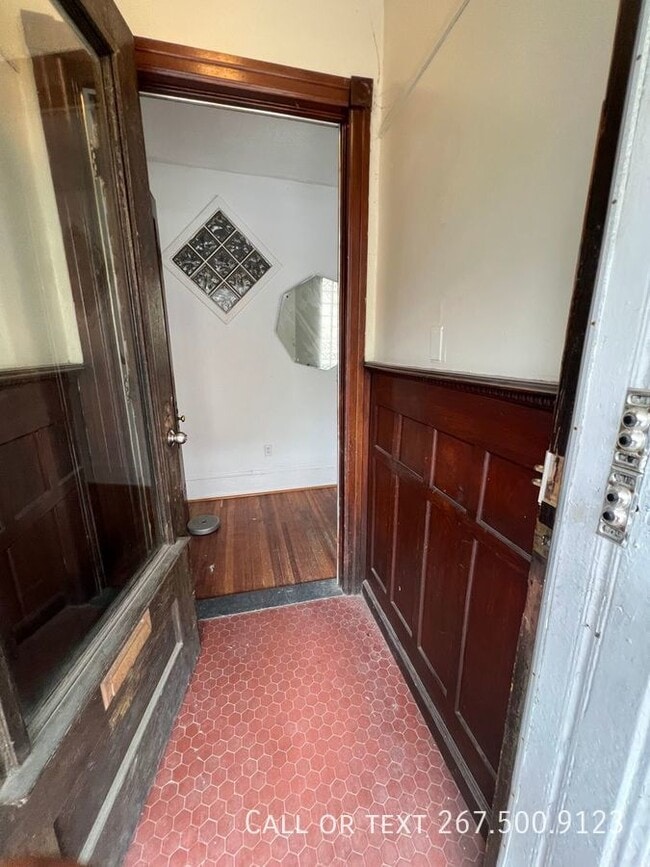 Building Photo - 236 S 45th St