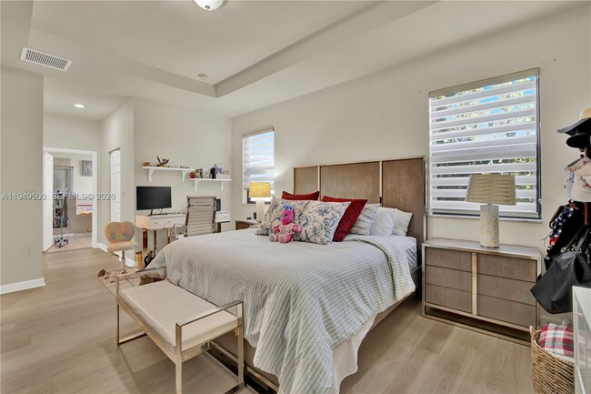 Building Photo - 9411 W 35th Ave