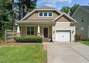 Building Photo - 151 Pineland Cir