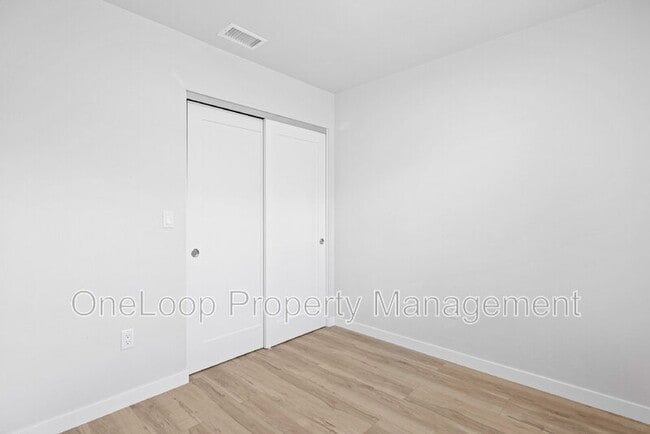 Building Photo - 6256 E Lake Dr