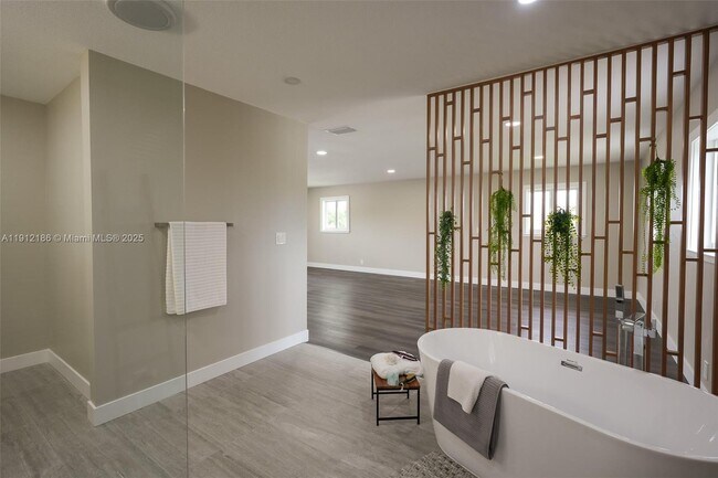 Building Photo - 19450 SW 125th Ave