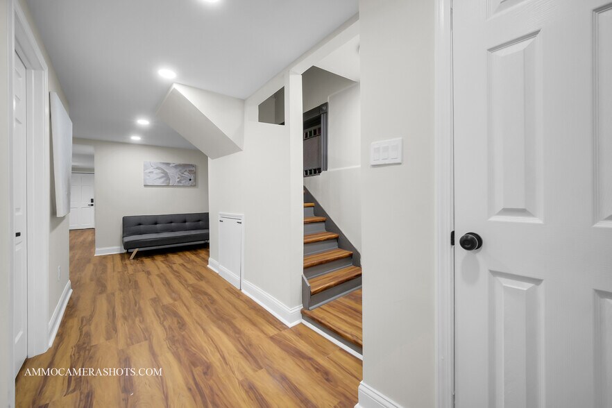 Building Photo - 816 S Leavitt St