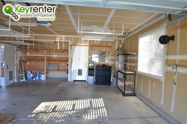 Building Photo - 1845 Ardfern Way