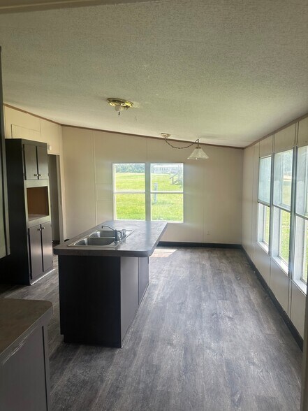 Building Photo - 265 Lorena Meadows Dr