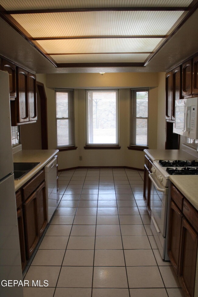 Building Photo - 11550 James Grant Dr