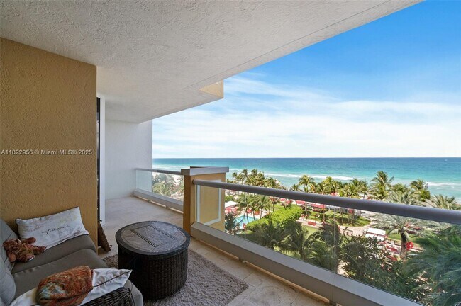 Building Photo - 17875 Collins Ave