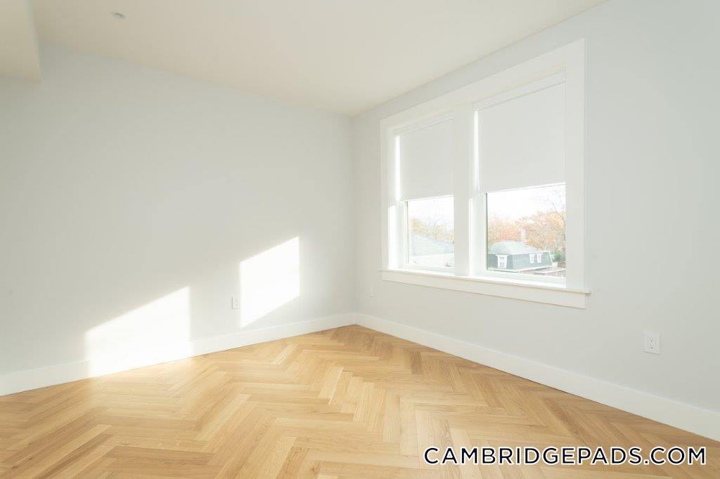 Building Photo - 19A Forest St