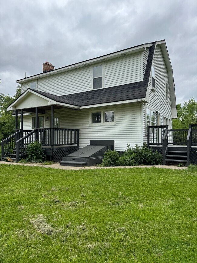 Building Photo - 2325 Johns Town