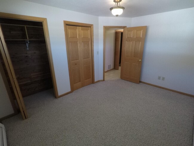 Building Photo - 3035 Martin Rd