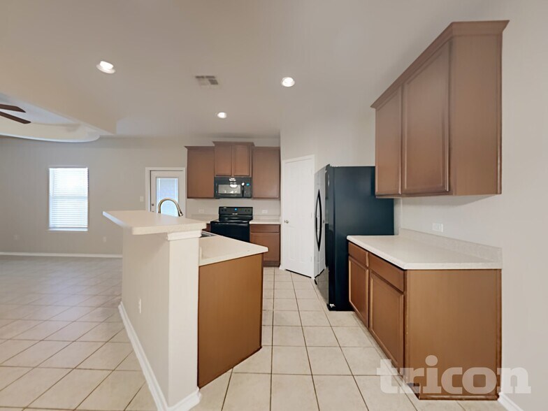 Building Photo - 3802 Bogie Way