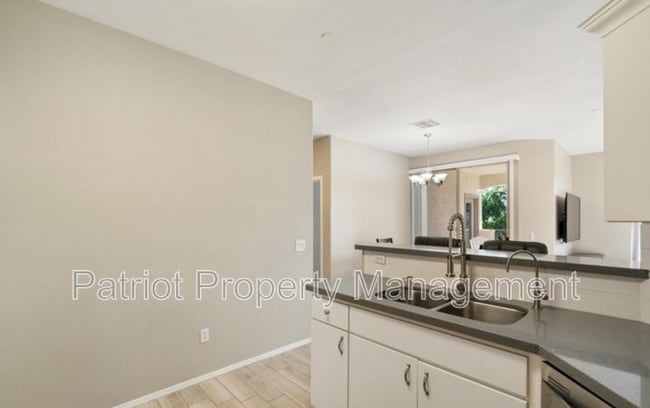 Building Photo - 9550 E Thunderbird Rd