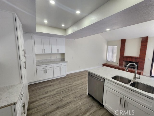 Building Photo - 2131 Seaview Dr