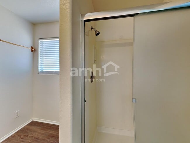 Building Photo - 8947 W Charleston Ave