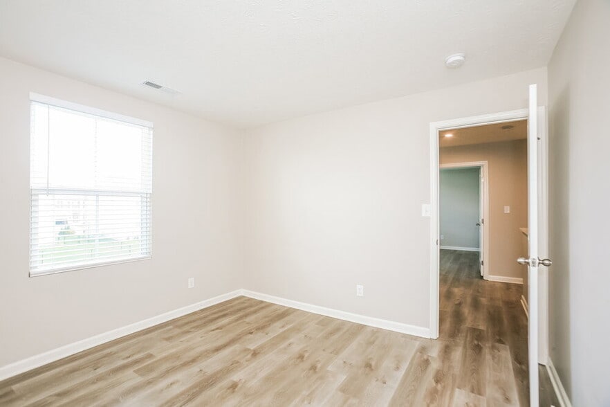 Building Photo - 107 Campus Ln