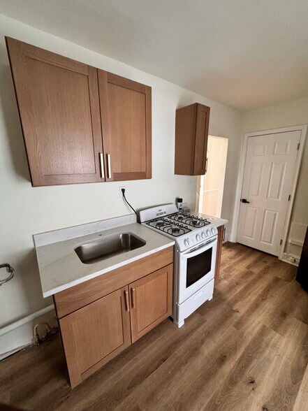 Building Photo - 21 E Mt Pleasant Ave