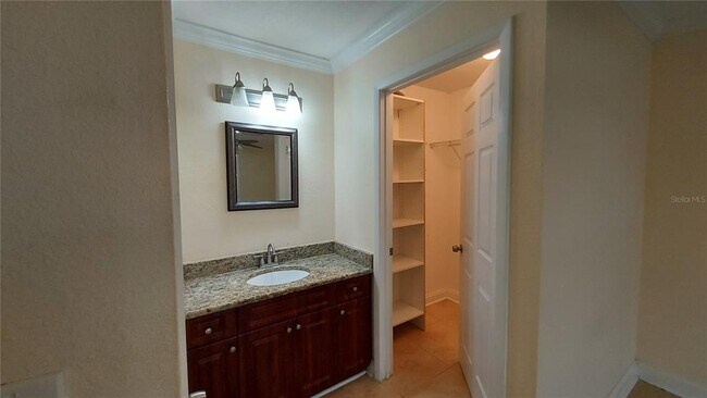 Building Photo - 455 Alt 19