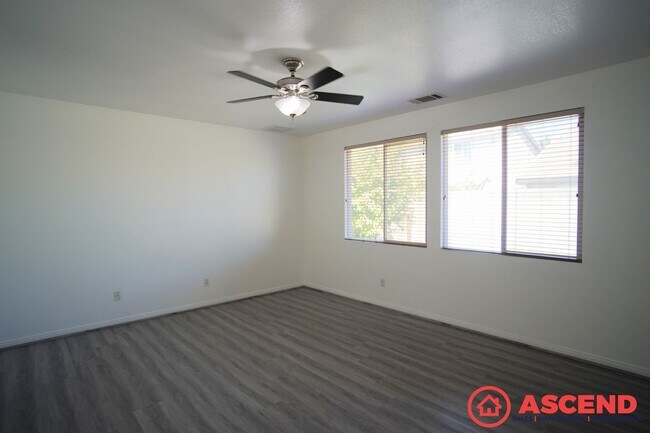 Building Photo - Beautiful 4 Bedroom in Southwest!