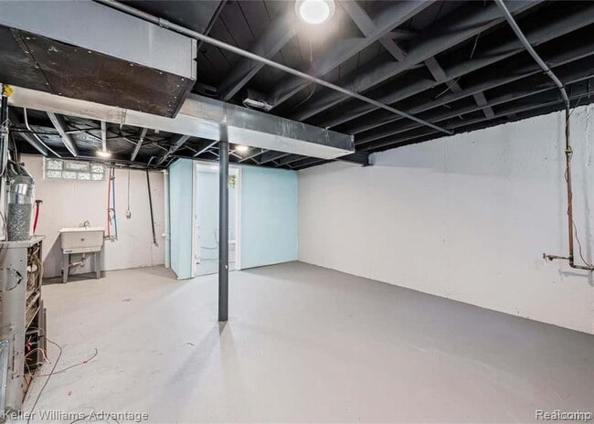 Building Photo - 19941 Biltmore St