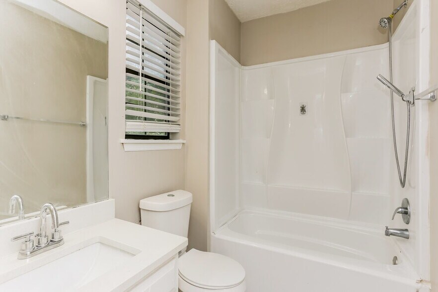 Building Photo - 3824 Skidmore Dr