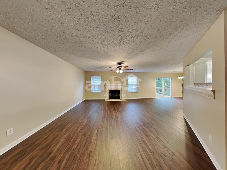 Building Photo - 3860 Charlton Ives Dr NW