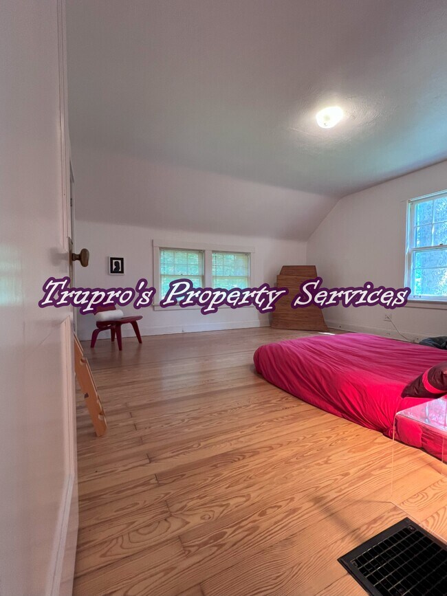 Building Photo - 13844 S Log Cabin Rd