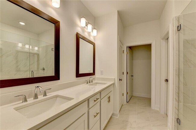 Building Photo - 5428 Howington Ct