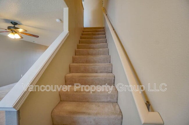 Building Photo - 4000 NE 109th Ave