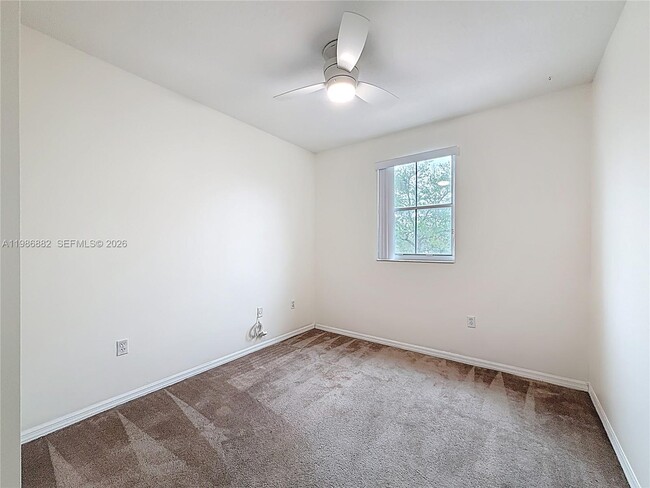 Building Photo - 4330 NW 114th Pl