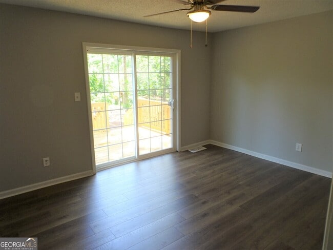 Building Photo - 13 Oak Mt Dr