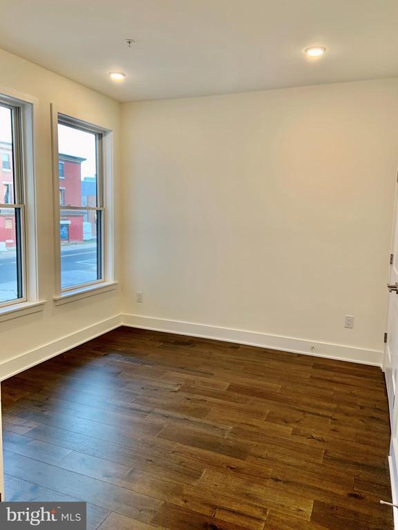 Building Photo - 1824 Ridge Ave