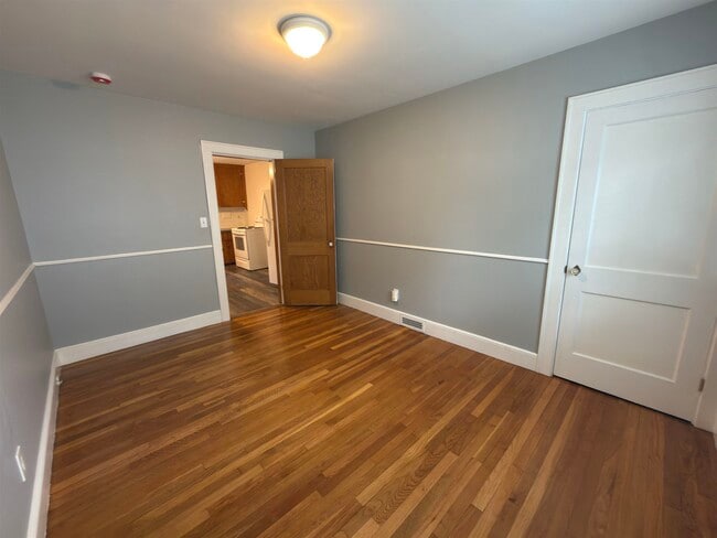 Building Photo - 573 Spruce St