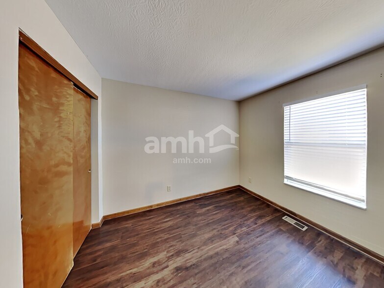 Building Photo - 650 Boulder Dr