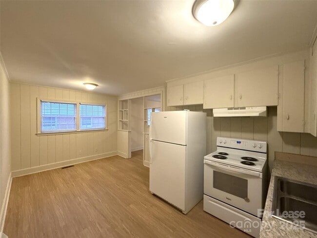 Building Photo - 4409 Brooktree Dr