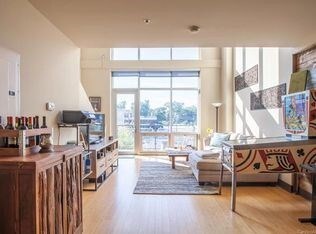 Building Photo - 1133 Metropolitan Ave