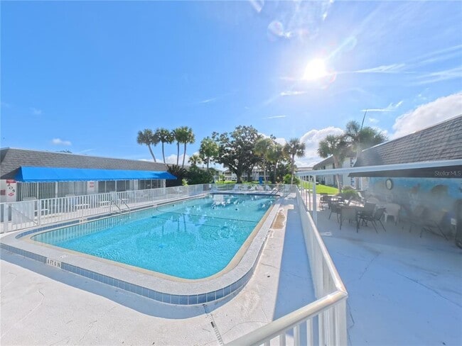 Building Photo - 102 47th Ave Dr W