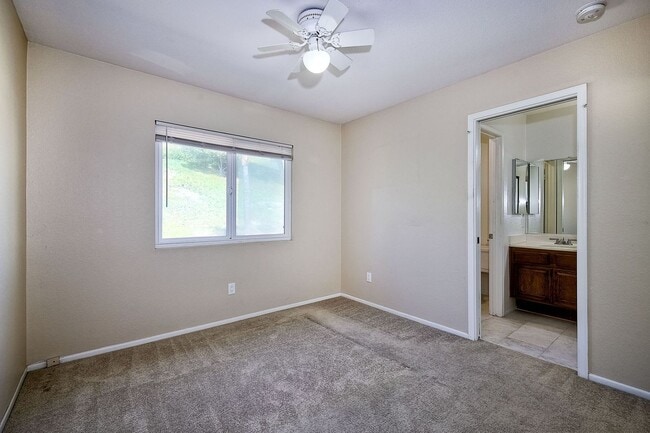 Building Photo - 3Bed/2Bath in Rancho Del Oro~ Ave Sevilla