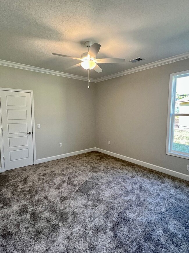 Building Photo - 3/2 brand new home!