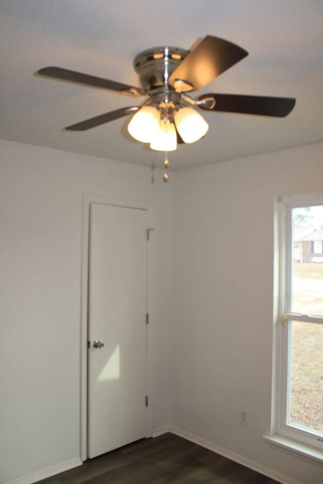 Building Photo - 3 Bedroom 2 Bath In Hephzibah!