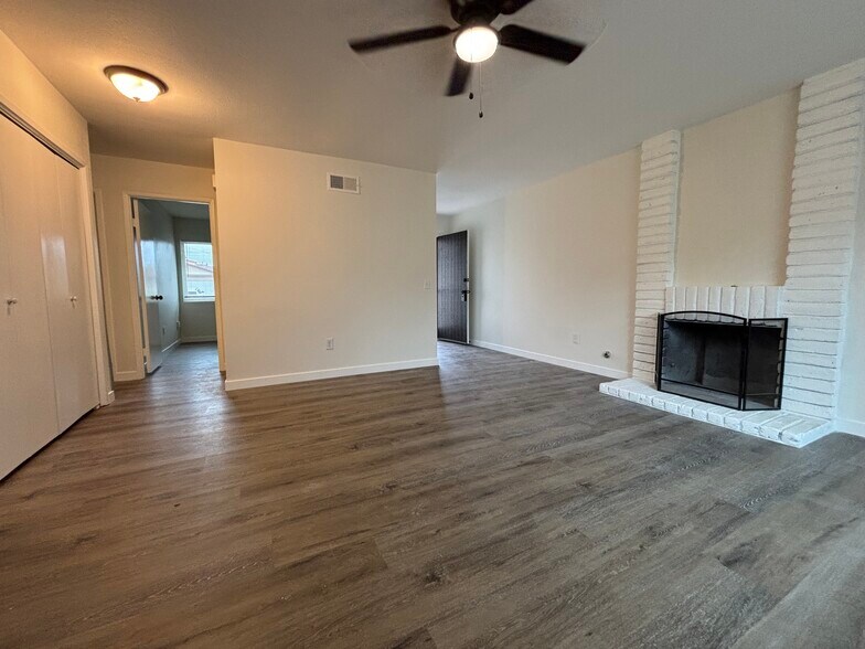 Building Photo - 11385 Almazon St