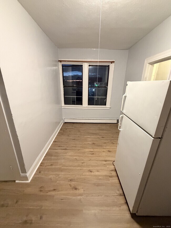 Building Photo - 42 Redding St