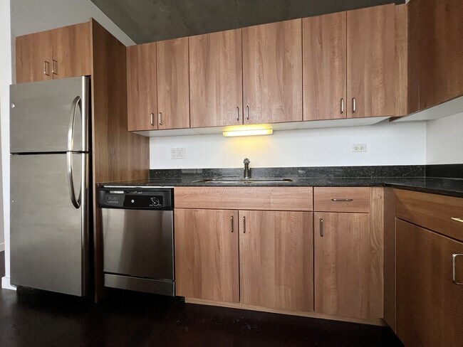 Building Photo - 235 W Van Buren St