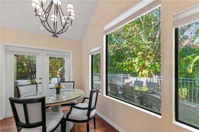 Building Photo - 1313 Solana Rd