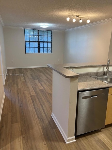 Building Photo - 1919 Van Buren St